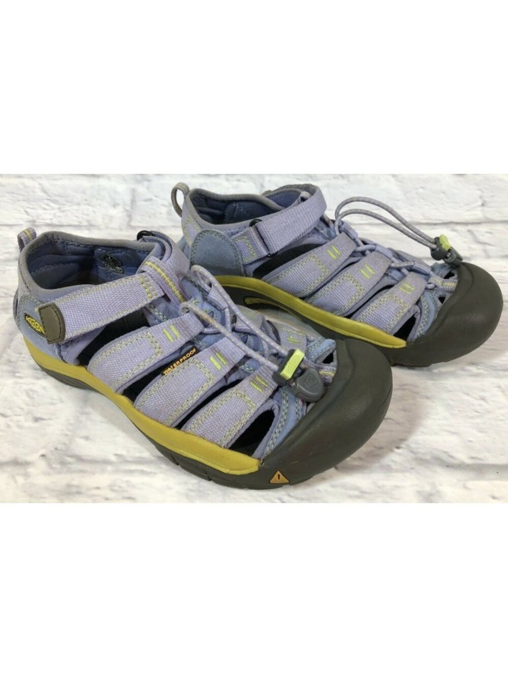 KEEN Girls 4 Newport Lavender Waterproof Sport Sandals